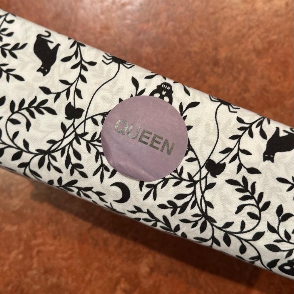 London Kaye Halloween 🦇 Queen Sheet Set - Picture 2 of 3